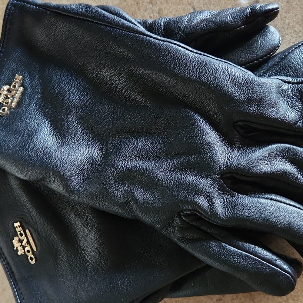 Coach black leather womans size 6.5 gloves